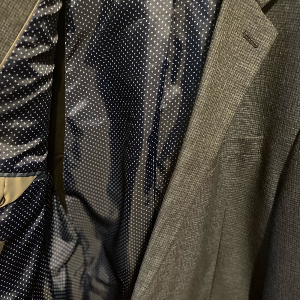 Men's Madison Bluish Gray Blazer

Free Shipping - Picture 7 of 7
